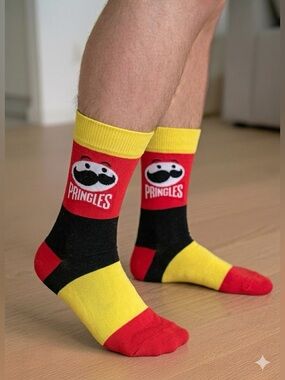 Pringles Chips Graphic Print Novelty Crew fits shoe 6-12 Socks Men's Women's red
